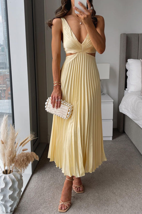 Evaa™ | Sleeveless Pleated Maxi Dress