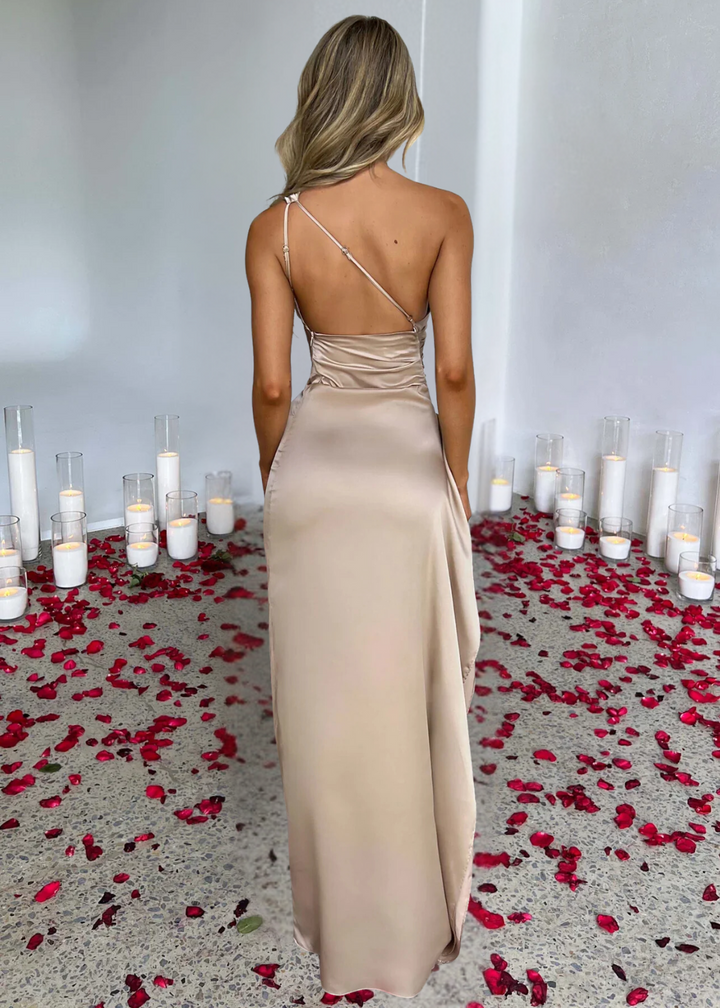 Luna Elegant Maxi Dress