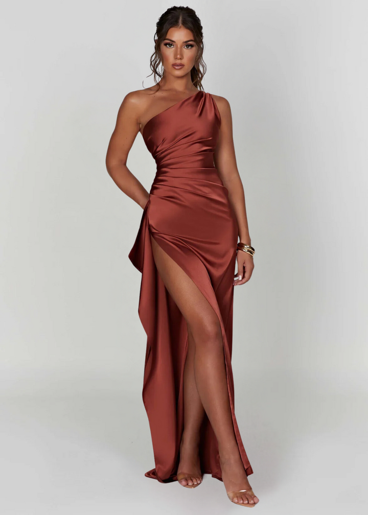 Luna Elegant Maxi Dress